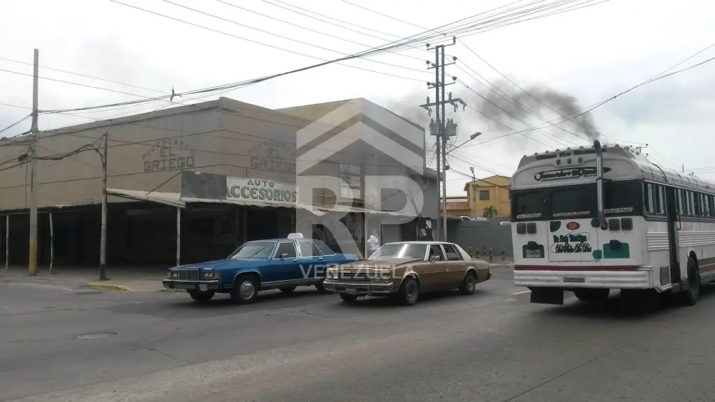 PLL-033 Local Comercial en Venta en el Sector Los Haticos, Maracaibo