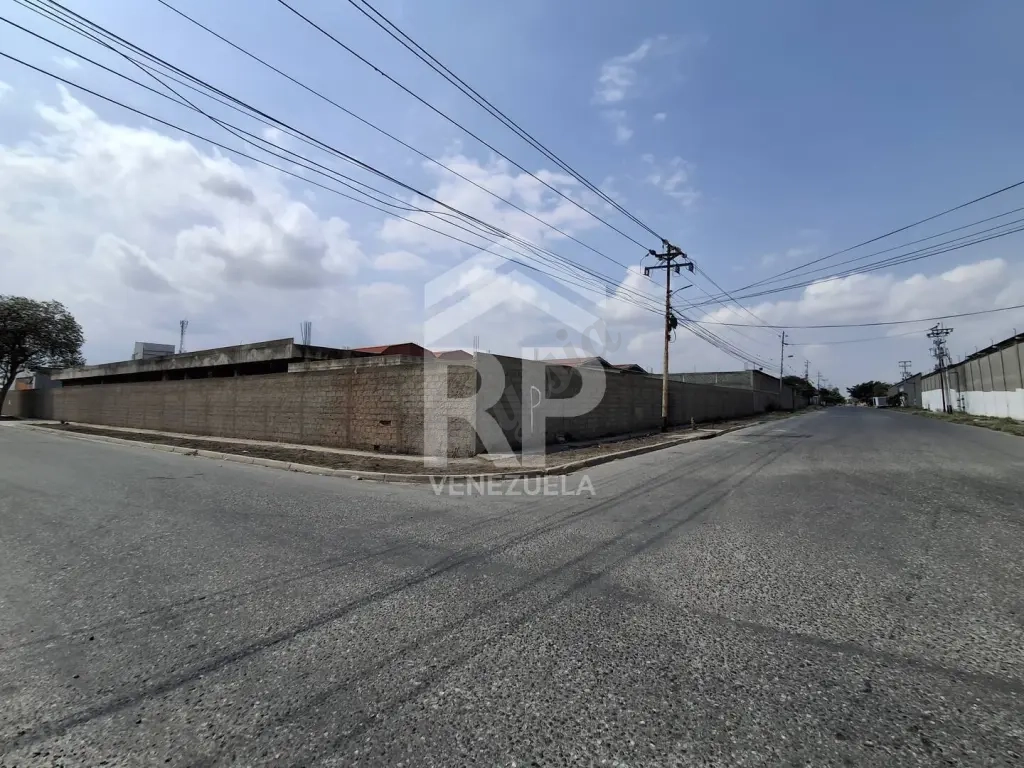 CRG-001 Galpón en Venta o Alquiler en la Zona II, Barquisimeto