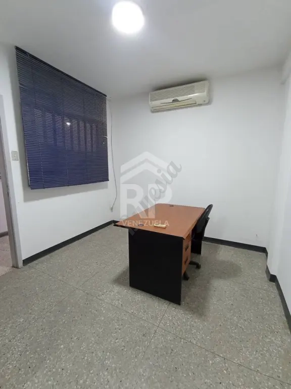 CRL-002 Oficina en Alquiler en Av Venezuela, Barquisimeto