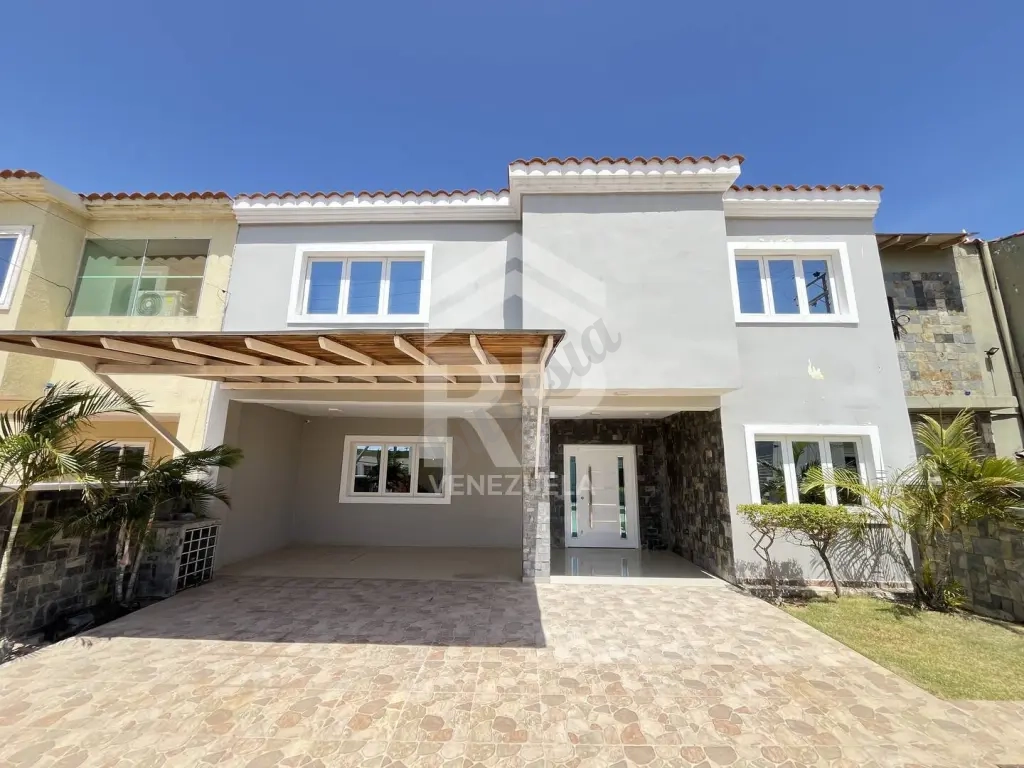 SGC-457 Townhouse en Venta en Urbanización Pedro Manuel Arcaya, Punto Fijo