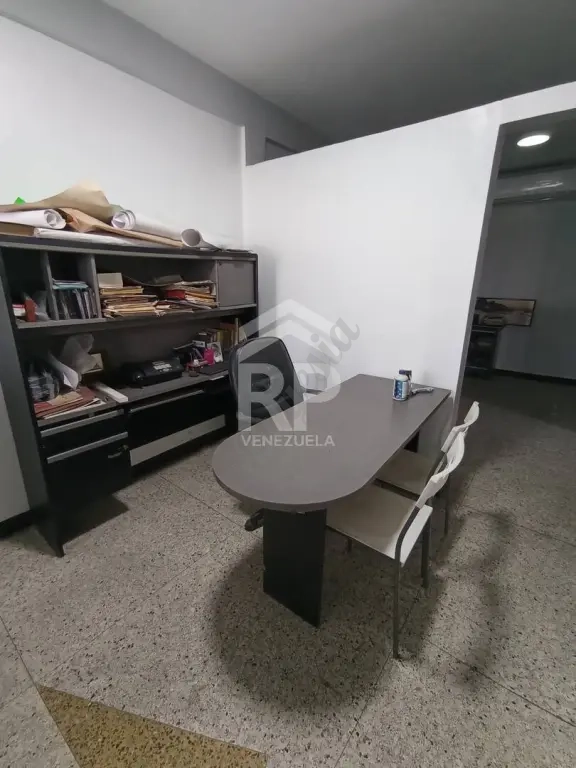 CRL-002 Oficina en Alquiler en Av Venezuela, Barquisimeto