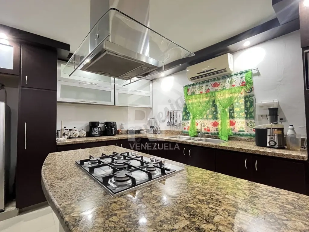 SGC-457 Townhouse en Venta en Urbanización Pedro Manuel Arcaya, Punto Fijo
