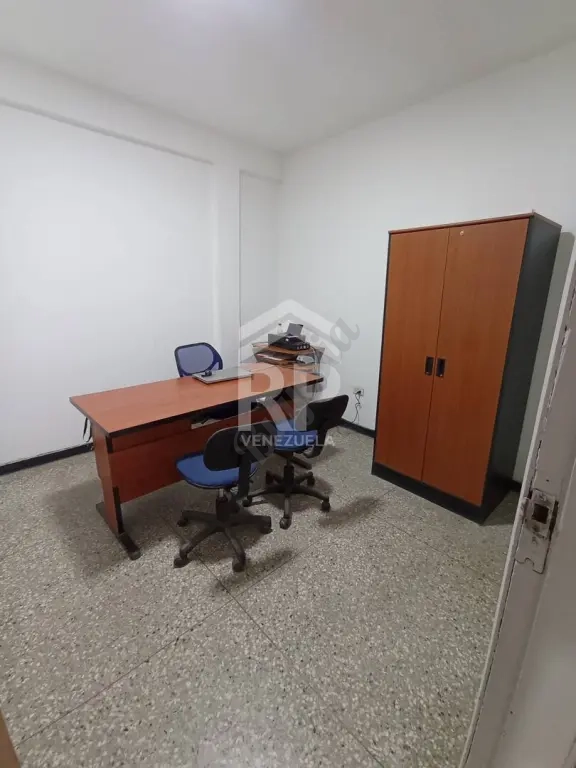 CRL-002 Oficina en Alquiler en Av Venezuela, Barquisimeto