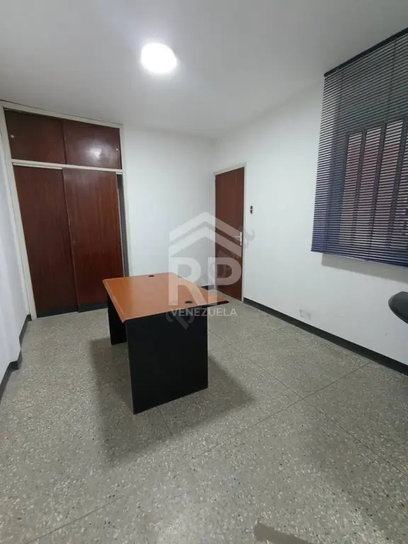 CRL-002 Oficina en Alquiler en Av Venezuela, Barquisimeto
