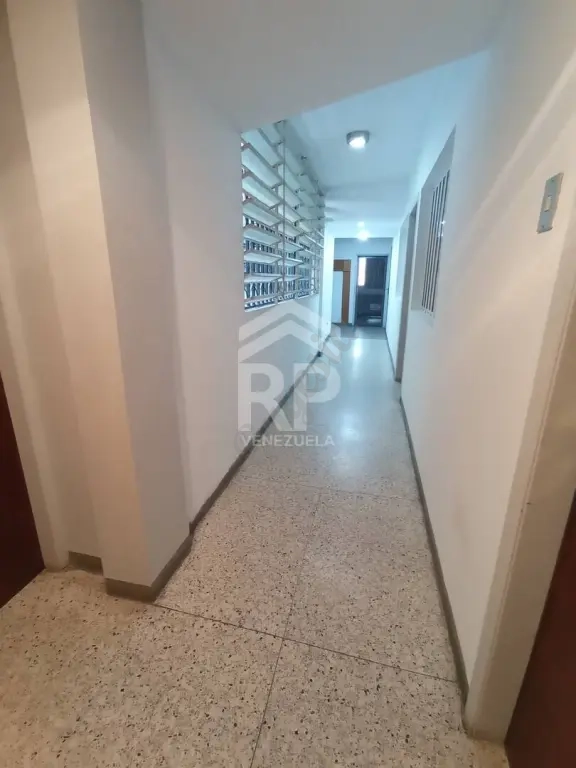 CRL-002 Oficina en Alquiler en Av Venezuela, Barquisimeto