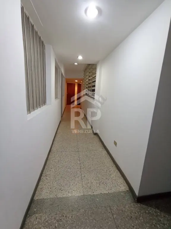 CRL-002 Oficina en Alquiler en Av Venezuela, Barquisimeto