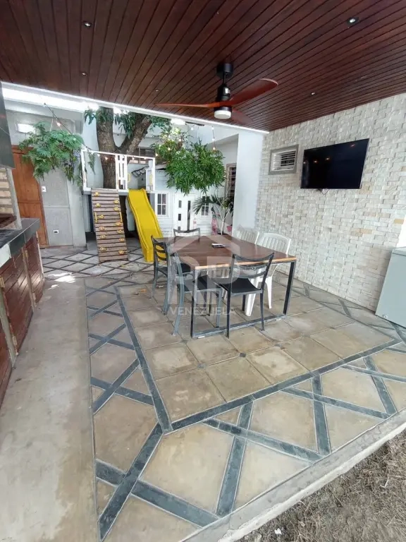 CRC-005 Casa Quinta En Venta en Urb Santa Elena Sur, Barquisimeto