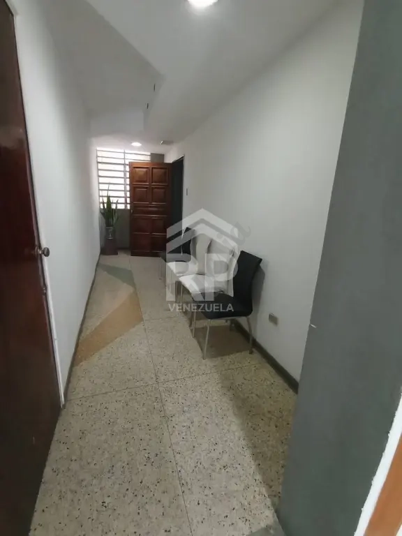 CRL-002 Oficina en Alquiler en Av Venezuela, Barquisimeto