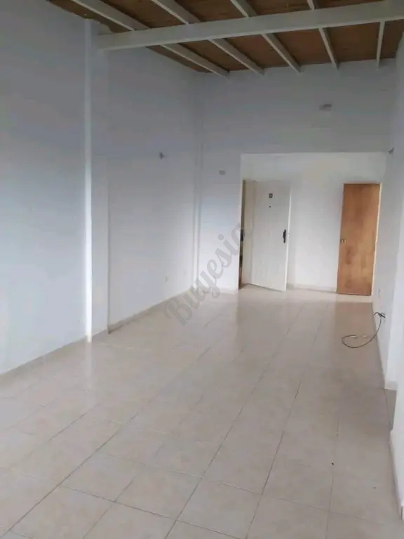 APARTAMENTO SIN AMOBLAR