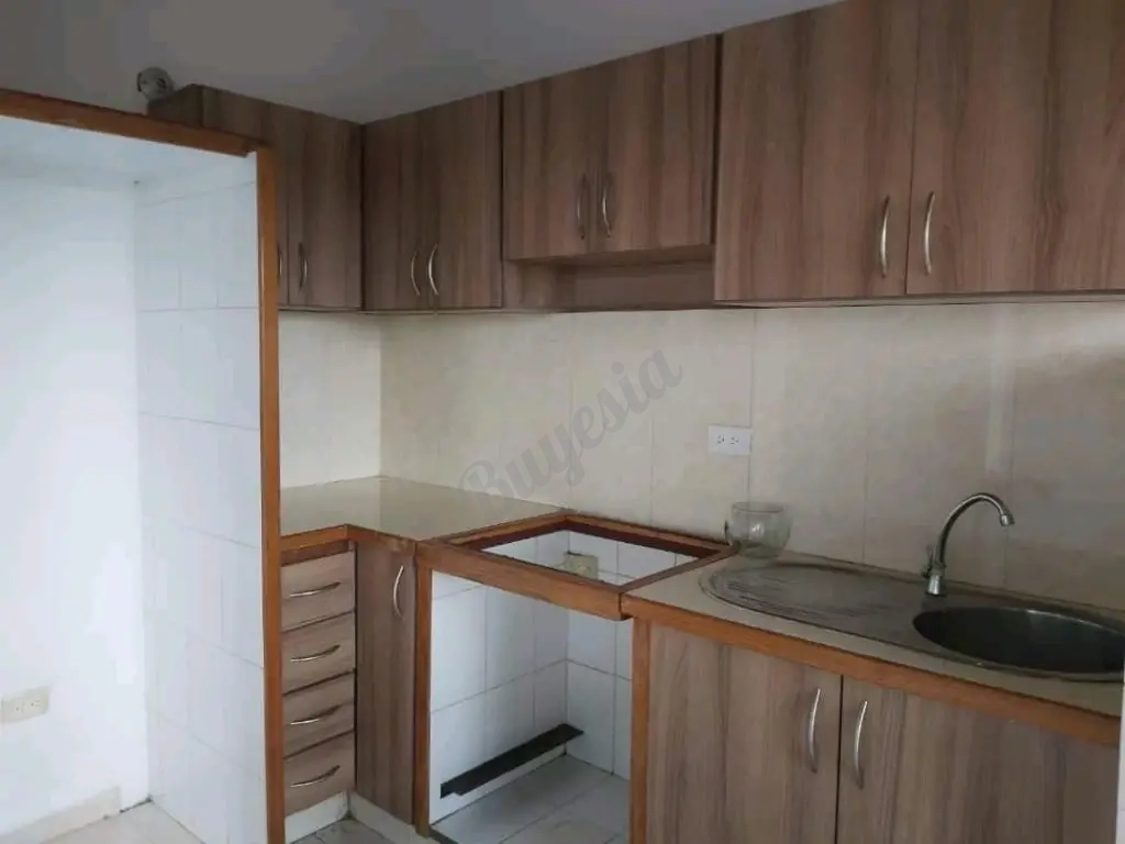 APARTAMENTO SIN AMOBLAR