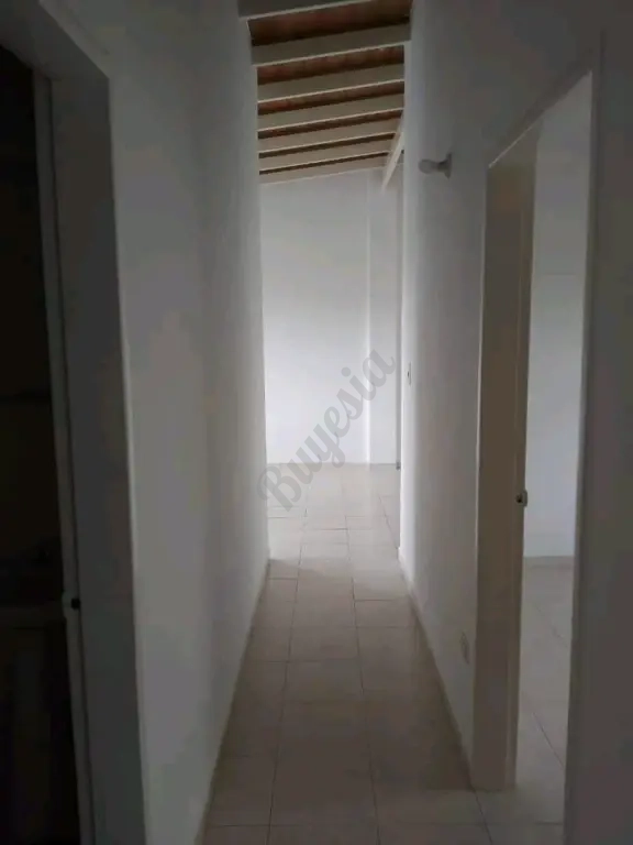 APARTAMENTO SIN AMOBLAR