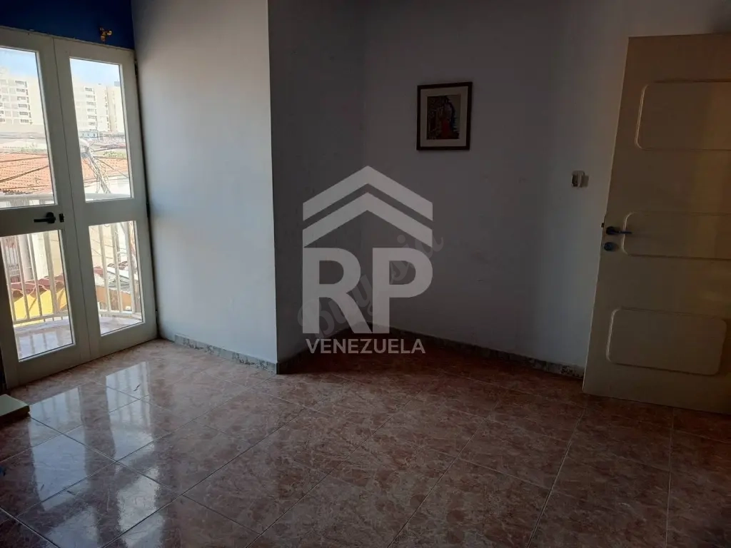 SGC-444 Casa en Venta en Urb. Santa Irene