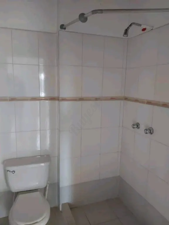 APARTAMENTO SIN AMOBLAR