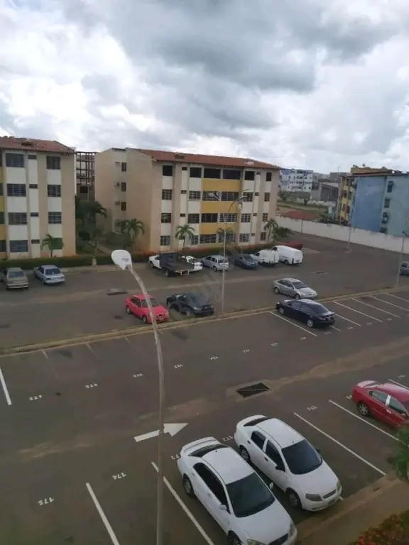 APARTAMENTO SIN AMOBLAR