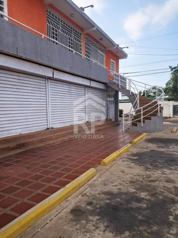PLE-001 Edificio Comercial en Venta en Zona Norte de Maracaibo