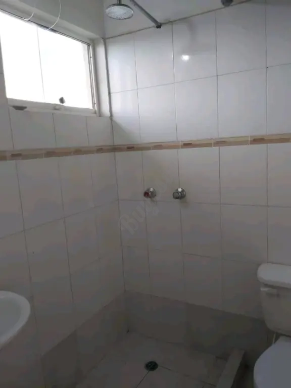APARTAMENTO SIN AMOBLAR