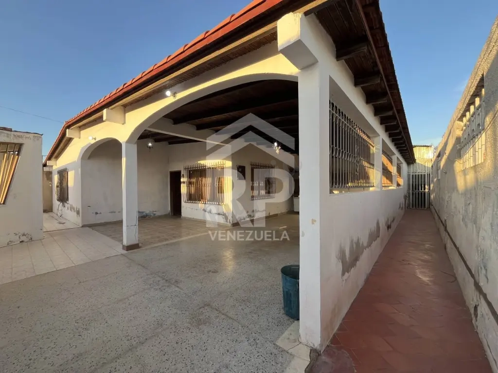 SGC-455 Parcela de Terreno y Vivienda en Venta en Punto Fijo