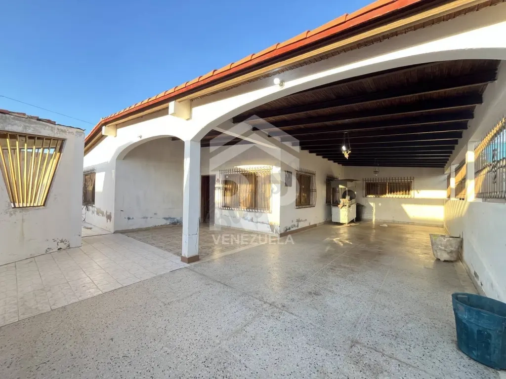 SGC-455 Parcela de Terreno y Vivienda en Venta en Punto Fijo