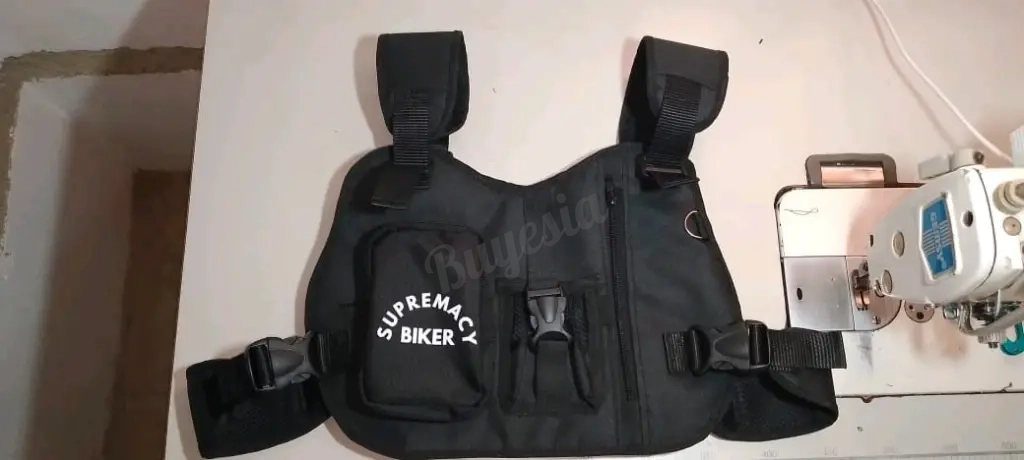 Bolso de pecho o pechera impermeable