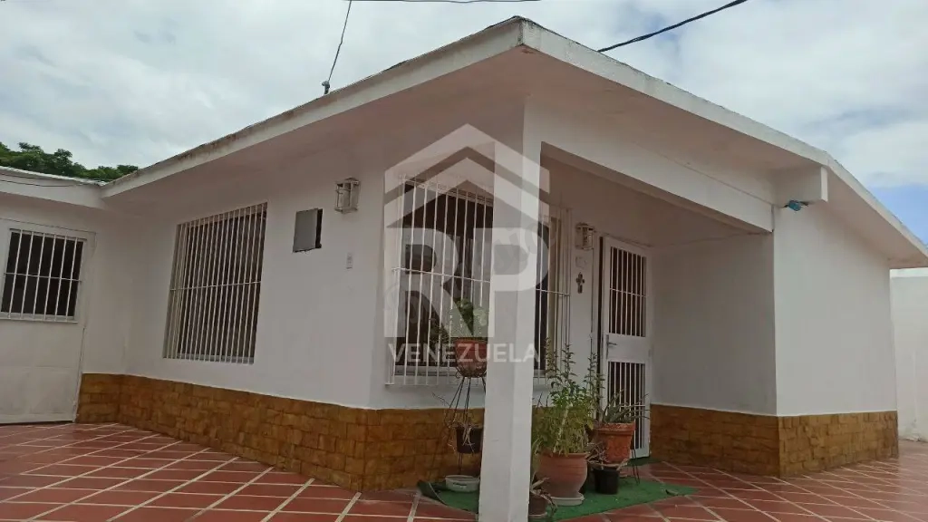CRC-009 Casa en Venta en Urbanización Fundalara, Barquisimeto