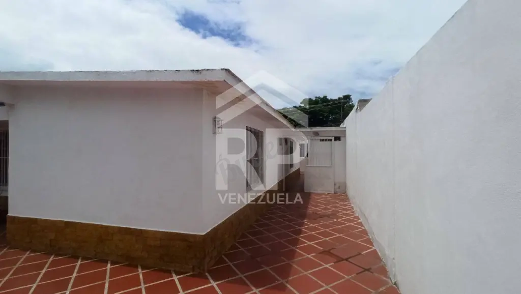 CRC-009 Casa en Venta en Urbanización Fundalara, Barquisimeto