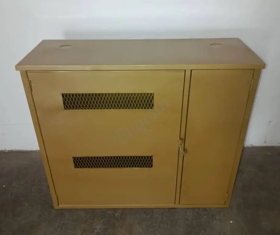 Caja para tres (03) Medidores Eléctricos de 220 Voltios 100 X 90 X 30