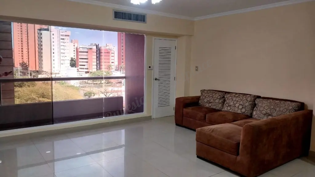 Patricia Adarmes Alquila Apartamento ubicado Sector Bellas Artes, Edif Con Planta y Pozo de Agua Maracaibo