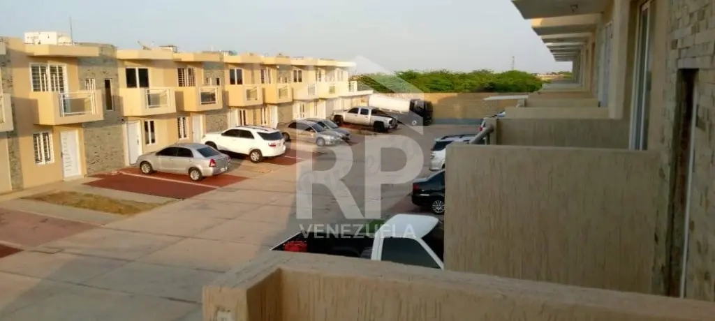SGC-449 Towhouse en Venta en la Urb. Los Roques, Punto Fijo Falcón