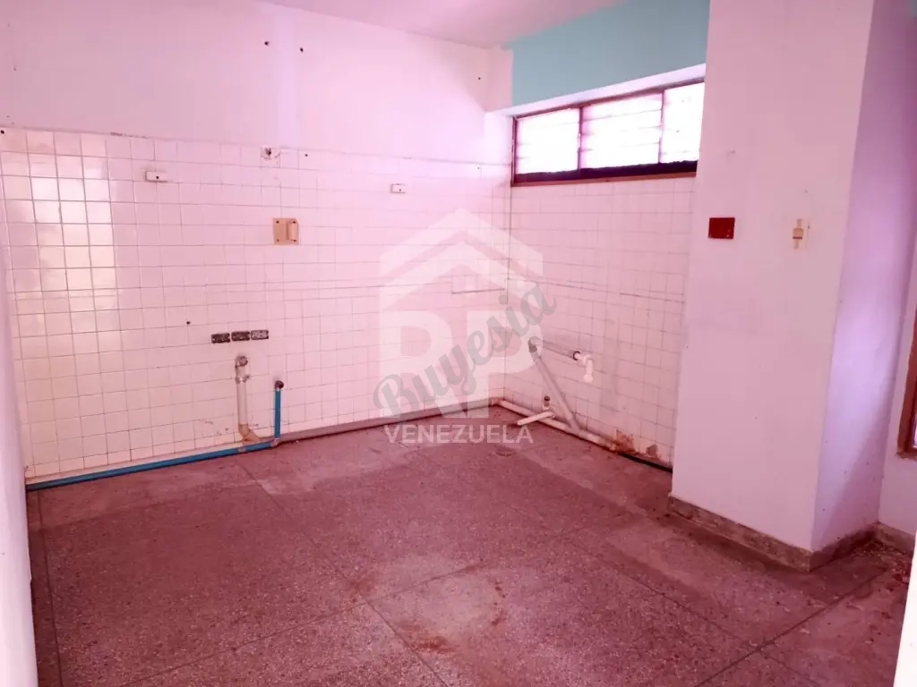 SGL-135 Local en Venta en Av. Pumarrosa
