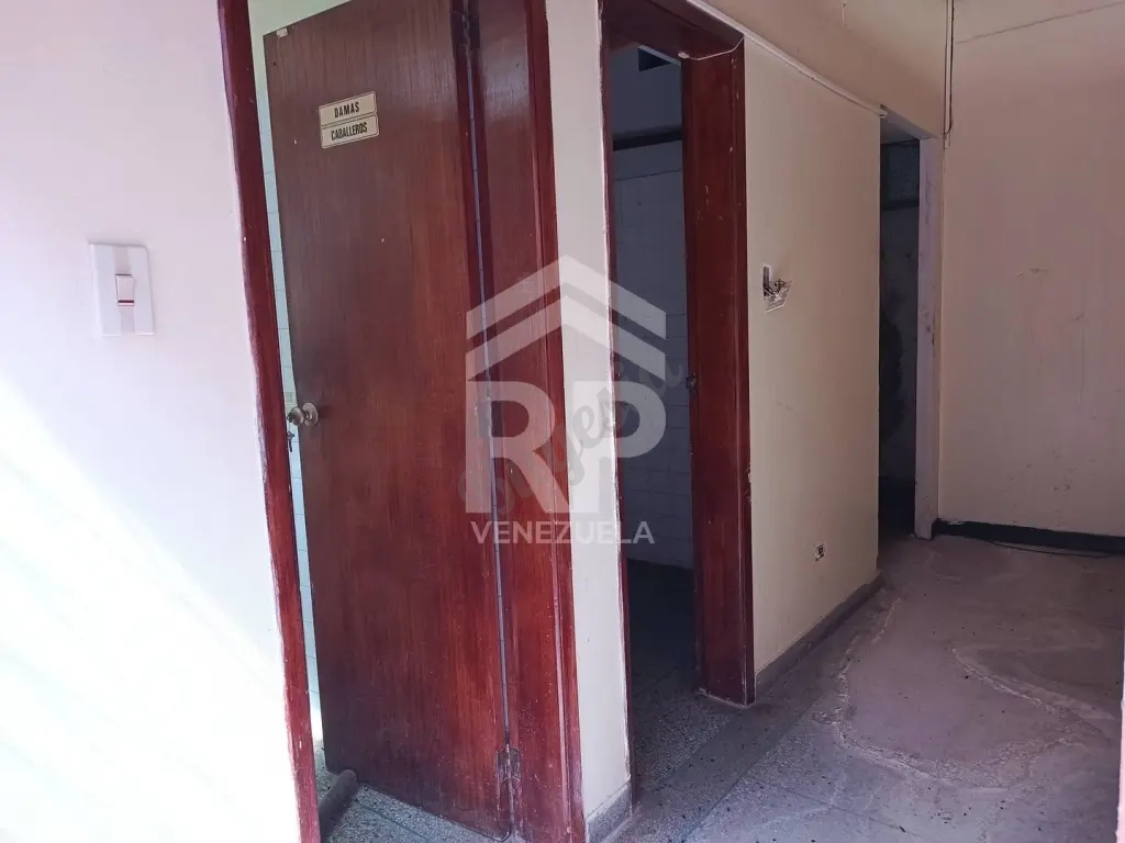 SGL-135 Local en Venta en Av. Pumarrosa
