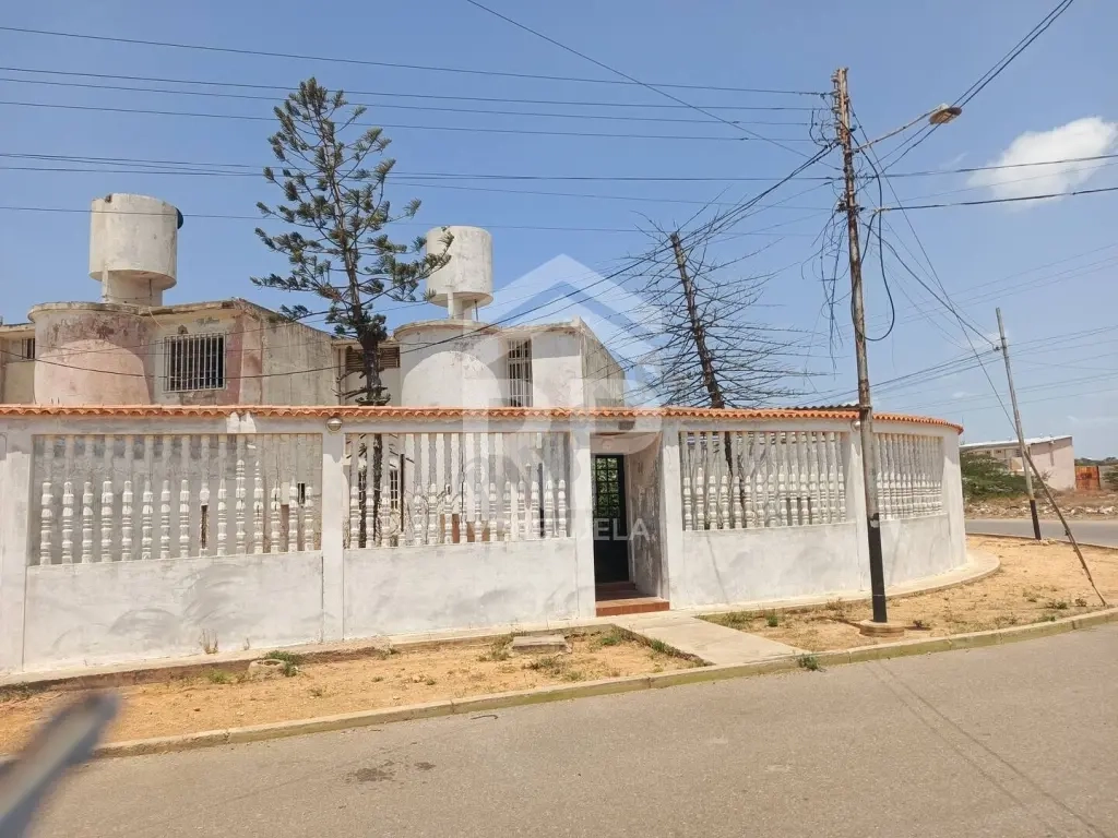 SGC-453 Casa en Venta en Urbanización España, Puerta Maraven