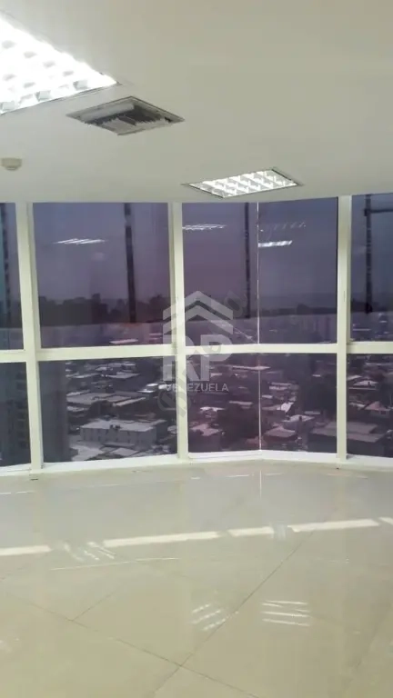 PLL-025 Oficina en Venta o Alquiler en el Sector 5 de Julio, Maracaibo
