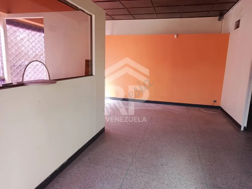 SGL-135 Local en Venta en Av. Pumarrosa
