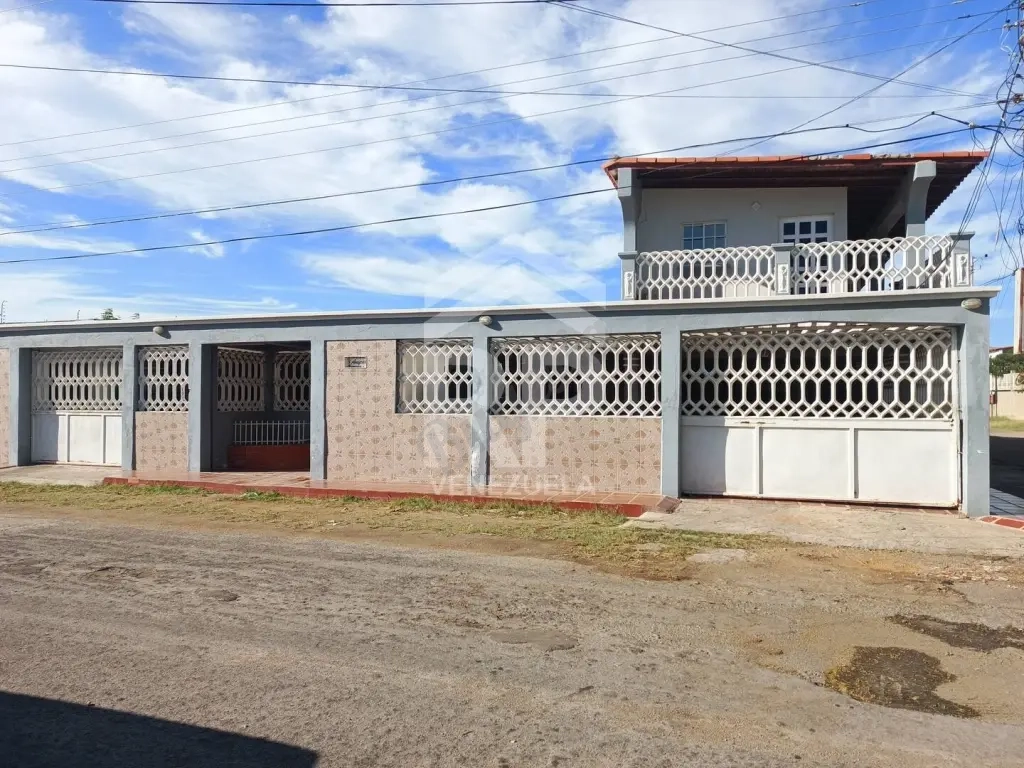 SGC-445 Casa en Venta en Urbanización Santa Fe, Punto Fijo