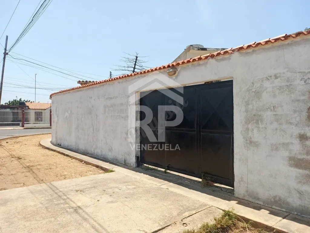 SGC-453 Casa en Venta en Urbanización España, Puerta Maraven