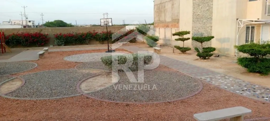 SGC-449 Towhouse en Venta en la Urb. Los Roques, Punto Fijo Falcón