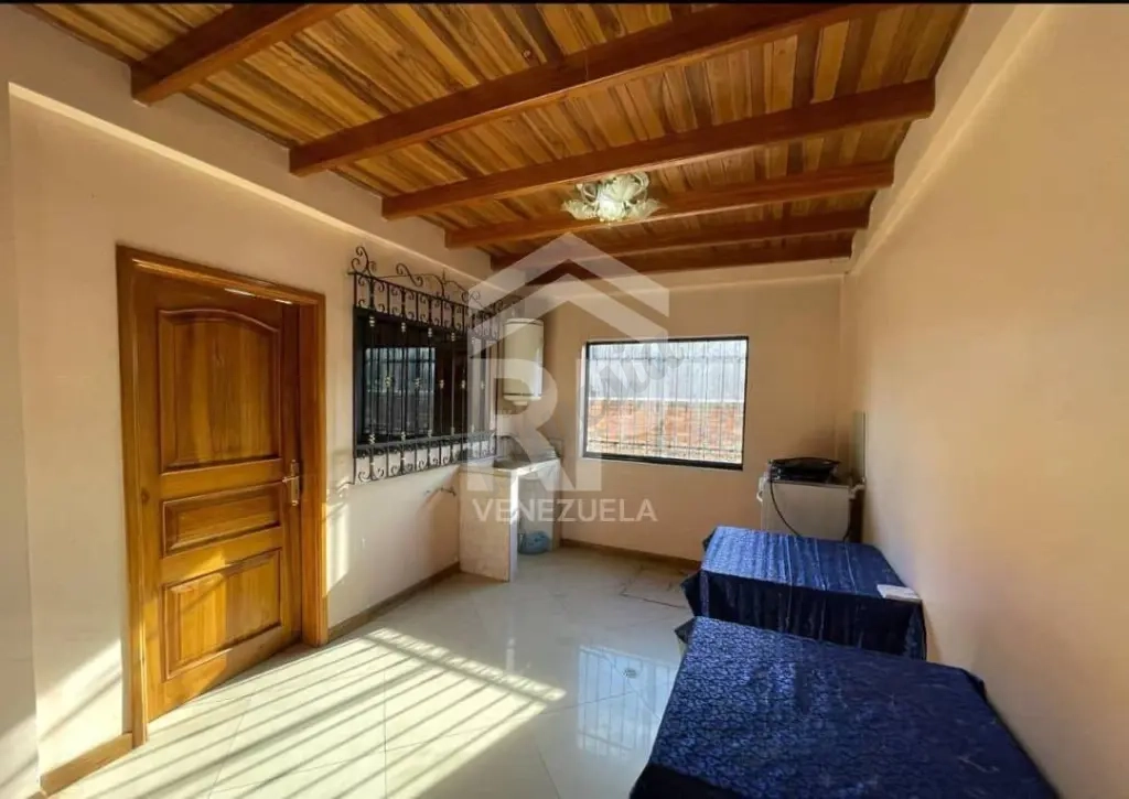 COC-011 Casa con piscina en Venta en Santa Teresa, San Cristóbal