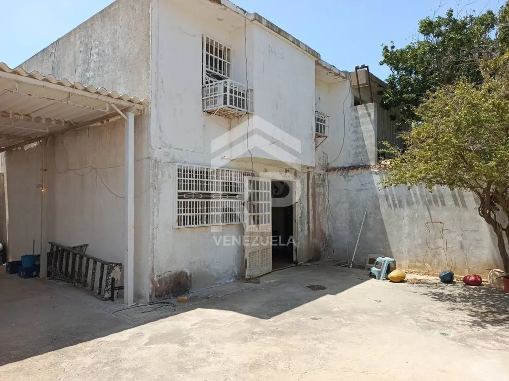 SGC-453 Casa en Venta en Urbanización España, Puerta Maraven