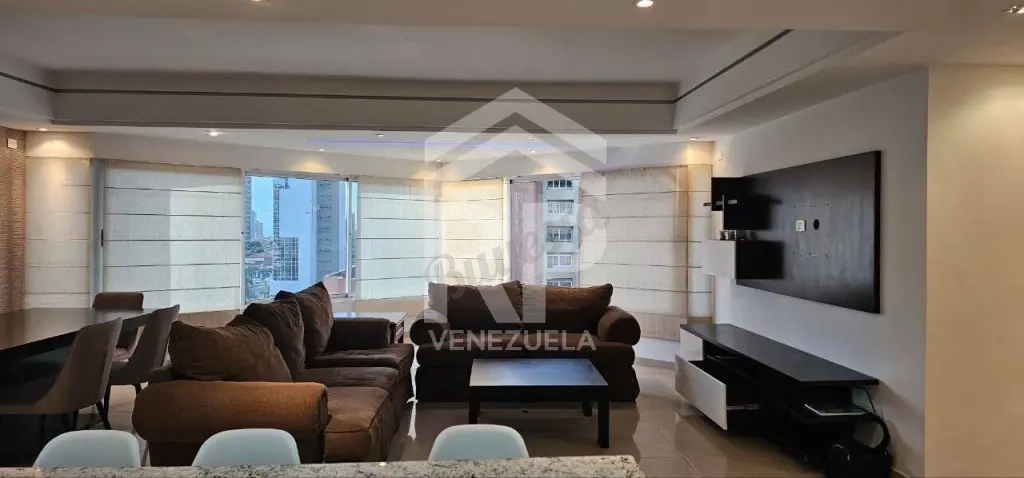 PLA-022 Apartamento en Alquiler en el Sector La Lago, Maracaibo