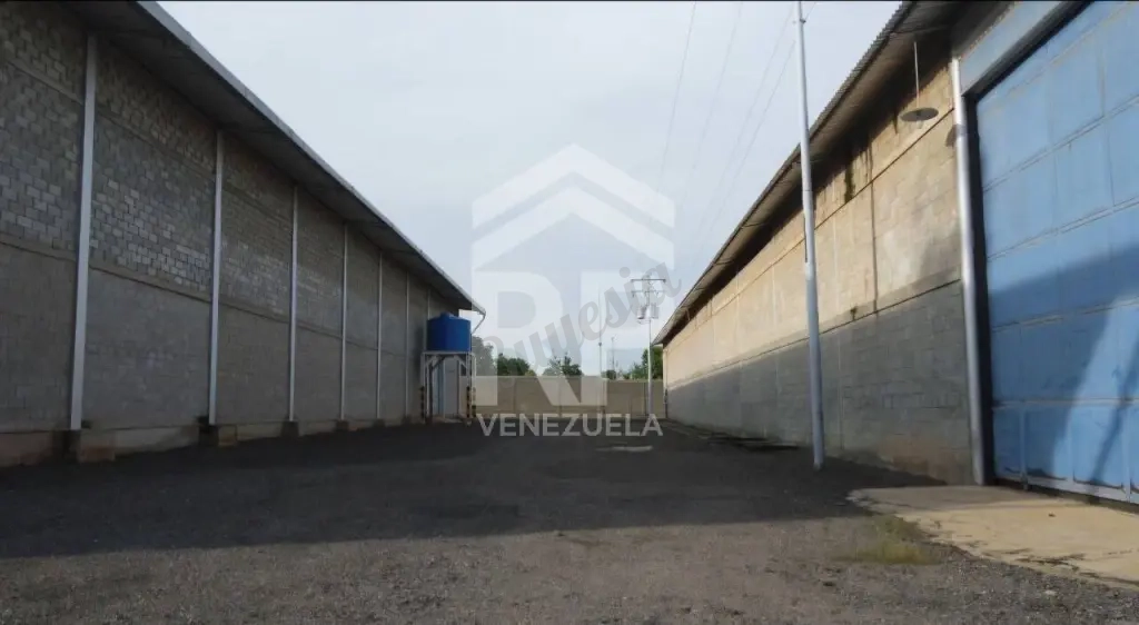 PLG-002 Galpones en Alquiler en Zona Via La Cañada, Estado Zulia