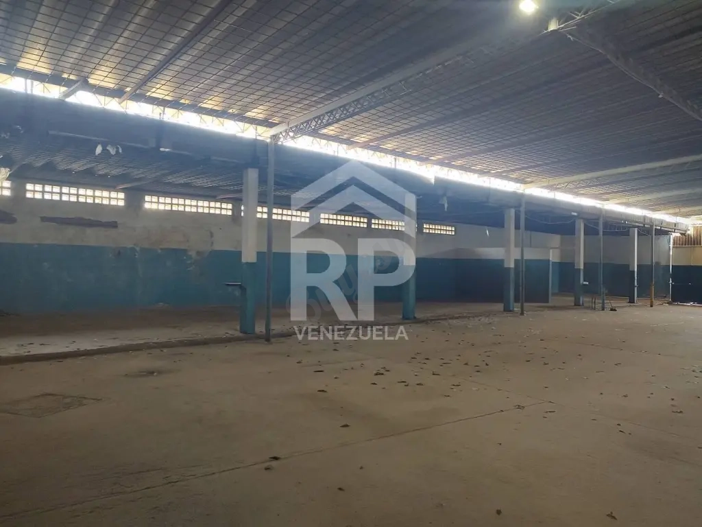 SGG-050 Galpón Comercial en Alquiler en el Centro de Punto Fijo