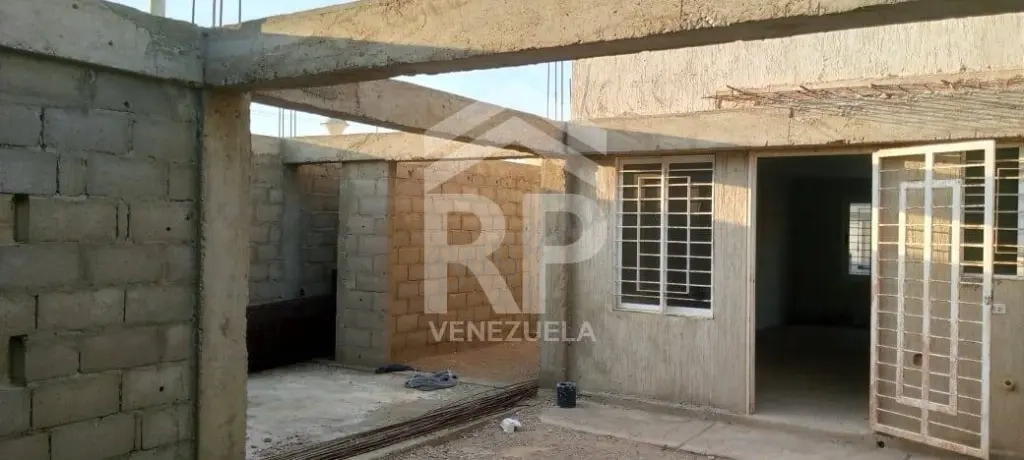 SGC-449 Towhouse en Venta en la Urb. Los Roques, Punto Fijo Falcón