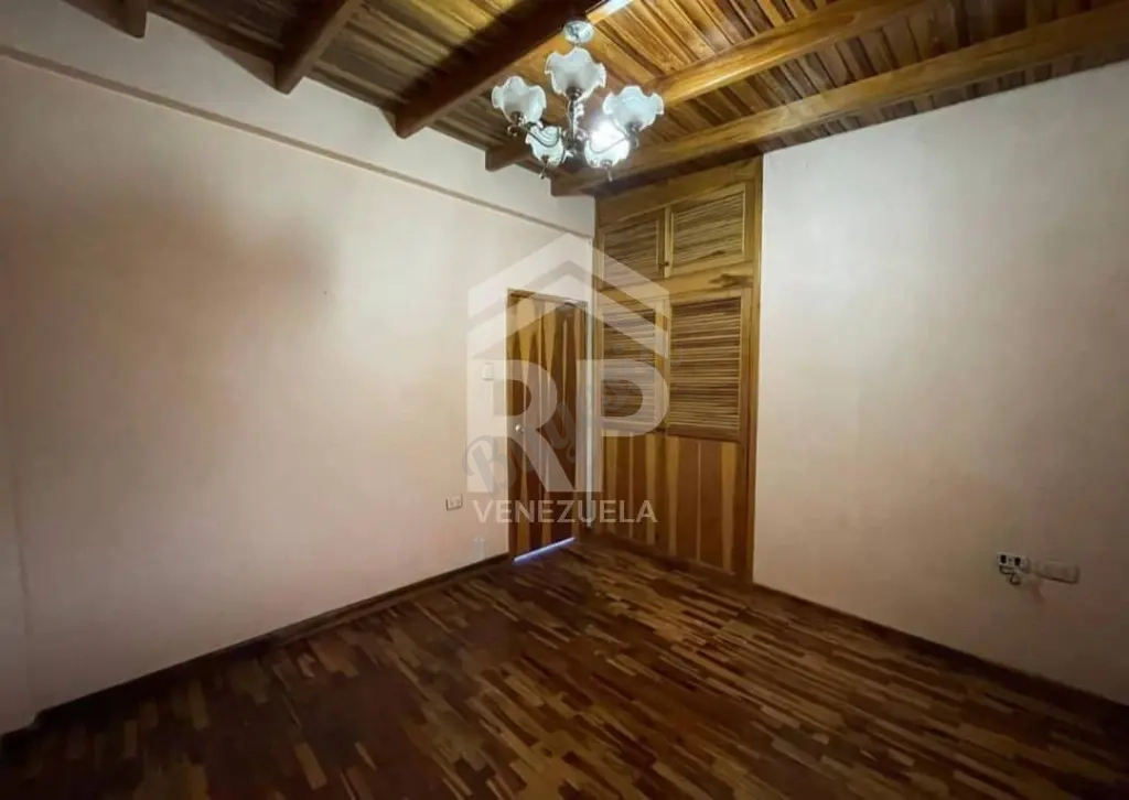 COC-011 Casa con piscina en Venta en Santa Teresa, San Cristóbal
