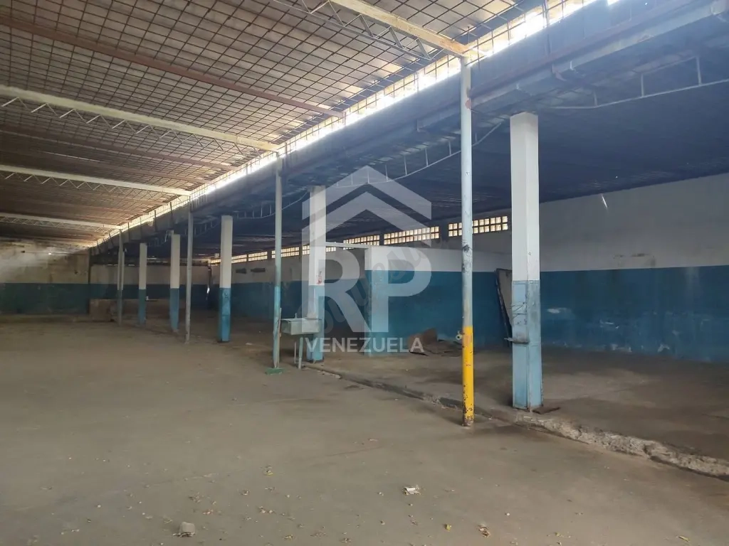 SGG-050 Galpón Comercial en Alquiler en el Centro de Punto Fijo