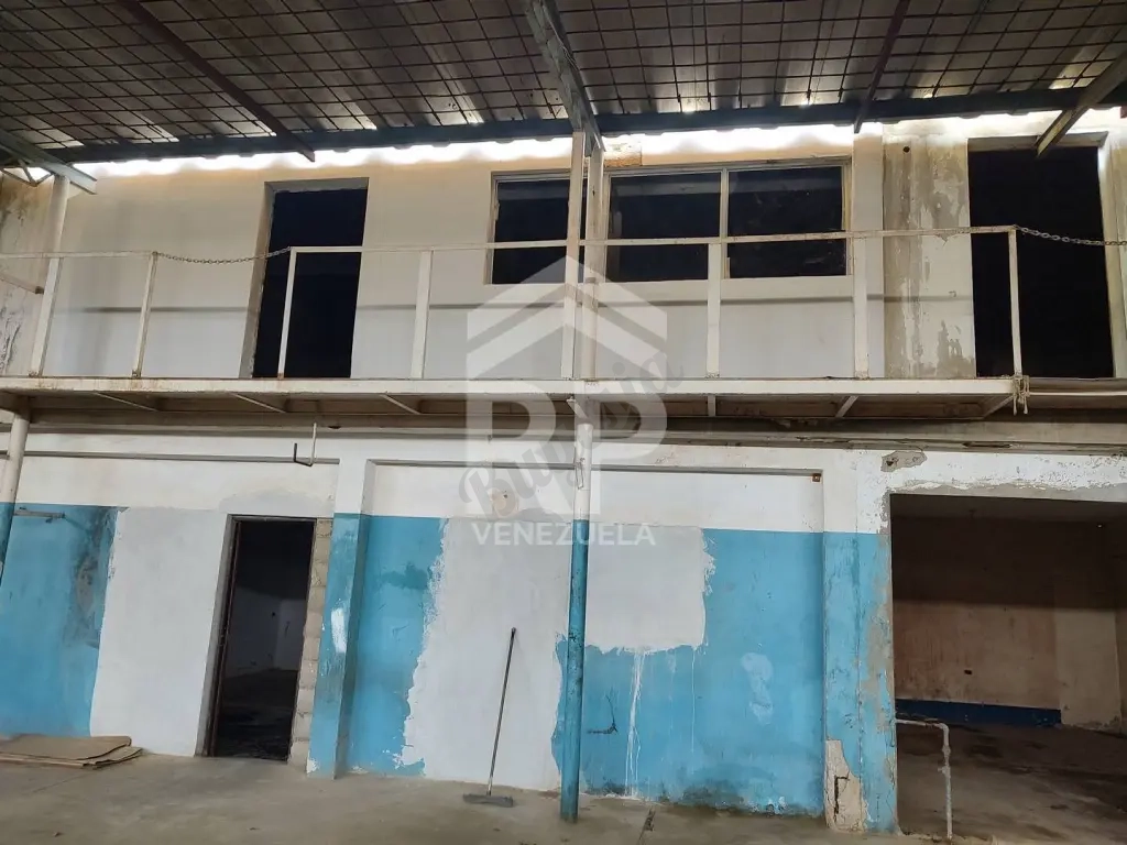 SGG-050 Galpón Comercial en Alquiler en el Centro de Punto Fijo