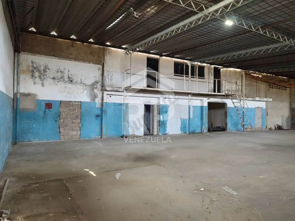 SGG-050 Galpón Comercial en Alquiler en el Centro de Punto Fijo
