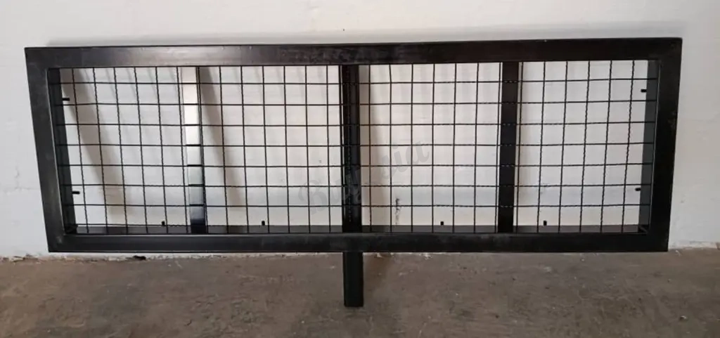 Porta bidón fijo o directo NO Plegable NO basculante.