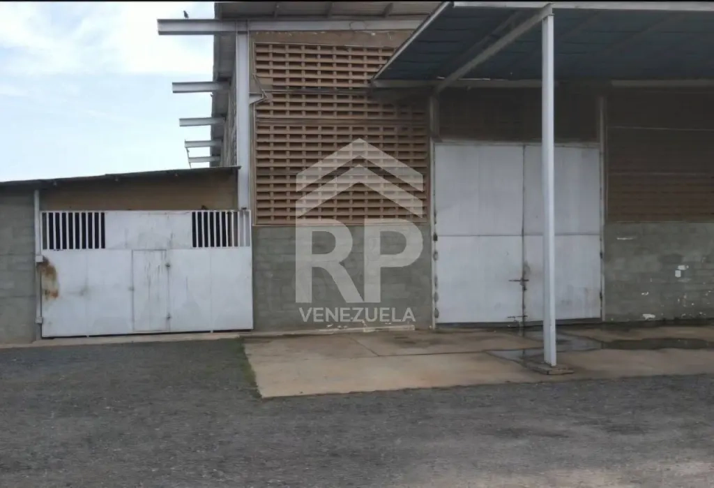 PLG-002 Galpones en Alquiler en Zona Via La Cañada, Estado Zulia