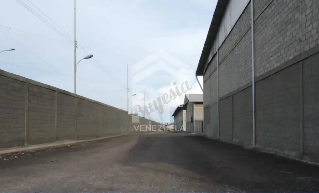 PLG-002 Galpones en Alquiler en Zona Via La Cañada, Estado Zulia