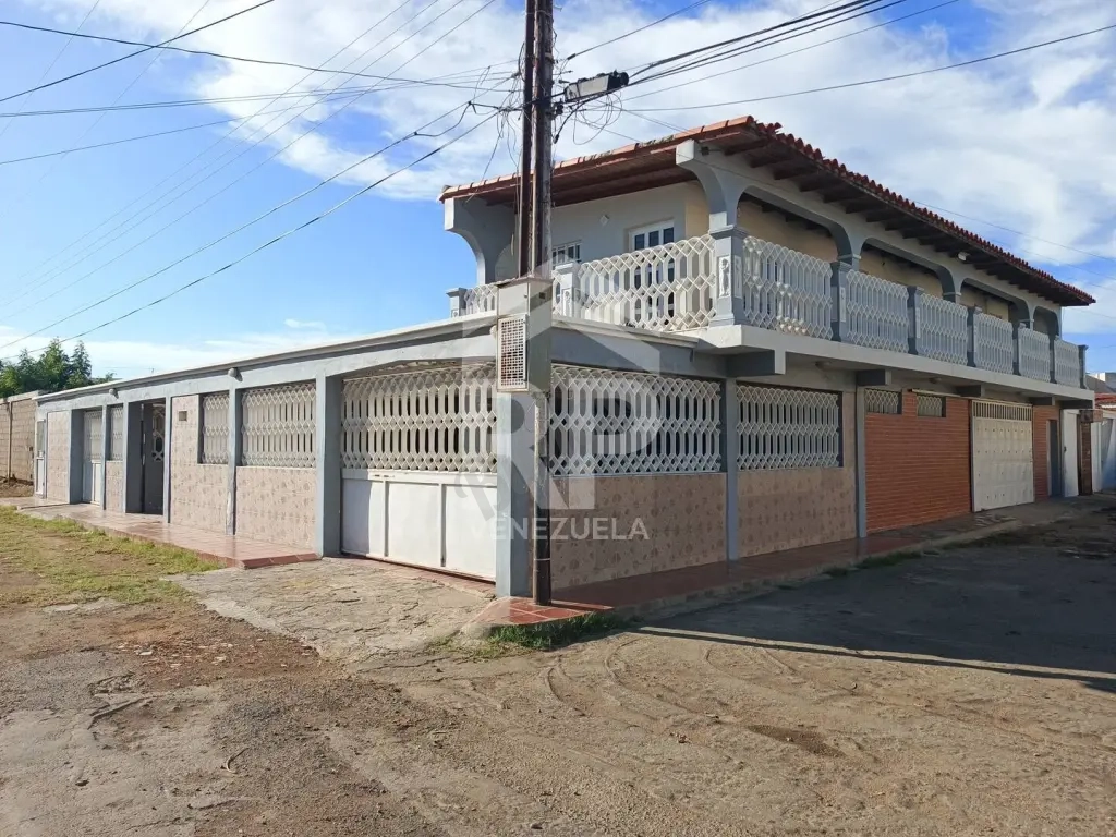 SGC-445 Casa en Venta en Urbanización Santa Fe, Punto Fijo